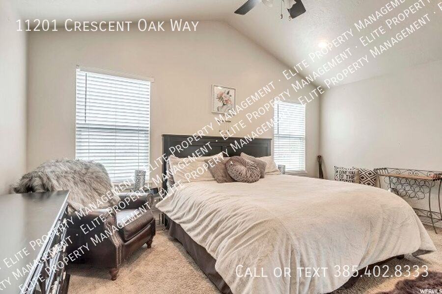 11201 S Crescent Oak Way - Photo 6 of 25