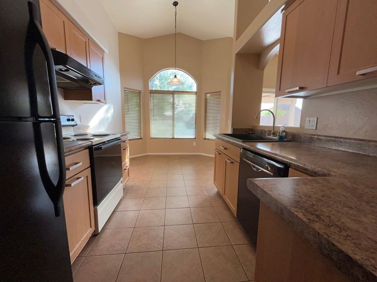 8347 W Audrey Ln - Photo 5 of 29