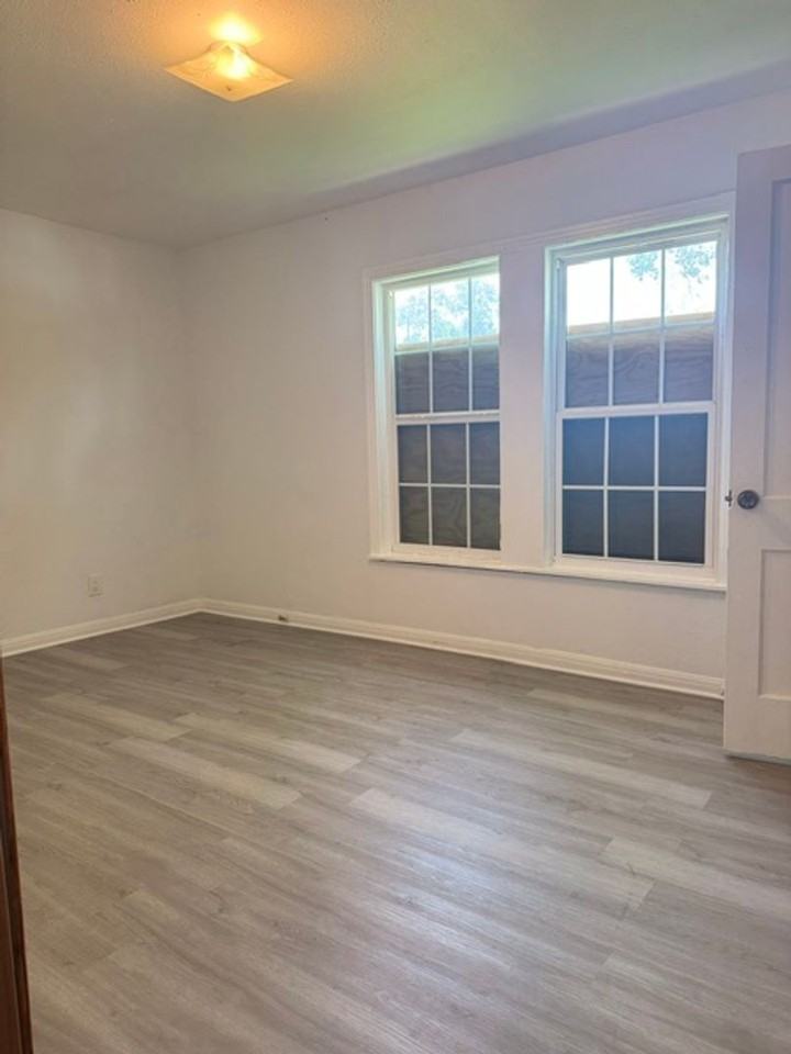 6015 Doulton Dr - Photo 6 of 11