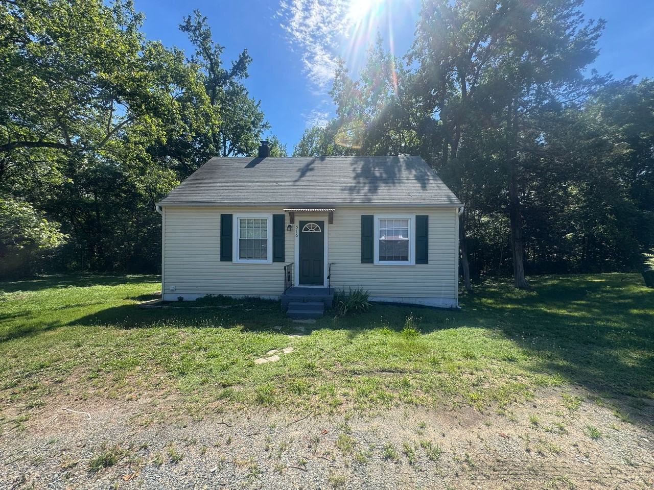 516 Wyne Dr - Photo 2 of 17