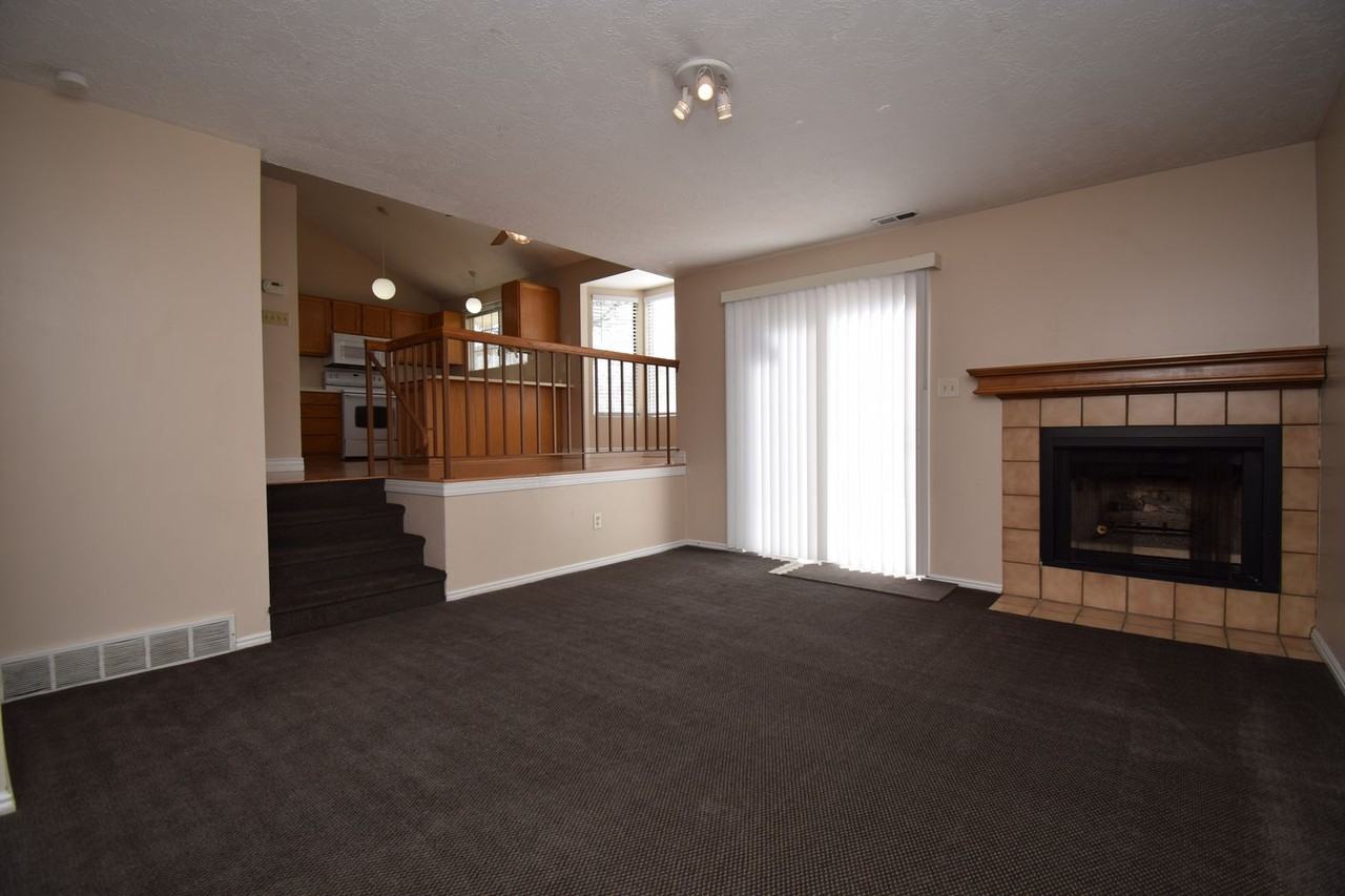 1623 W Crystal Ridge Dr - Photo 2 of 22