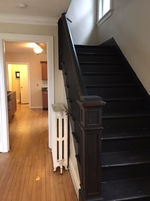 923 E 8th St - Photo 2 of 10