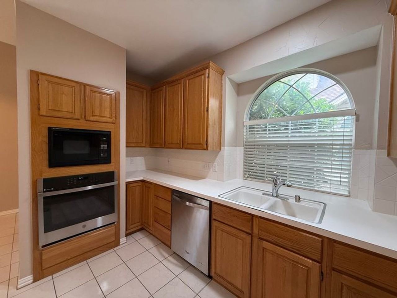 2321 Flanders Ln - Photo 7 of 15