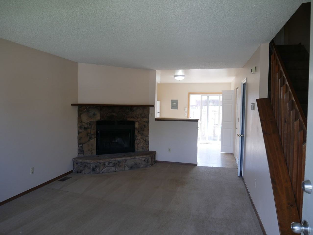 7612 Clover Hill Dr - Photo 2 of 13