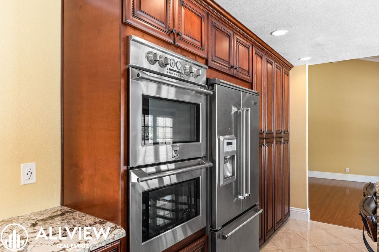 24911 Luton St - Photo 6 of 39