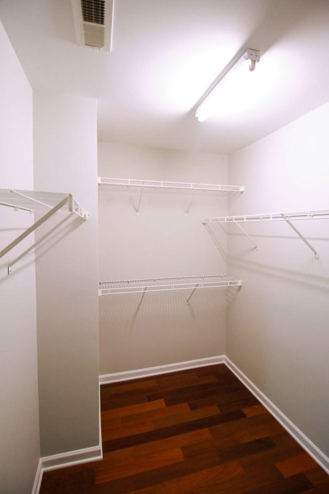 264 W Bland St - Photo 7 of 37