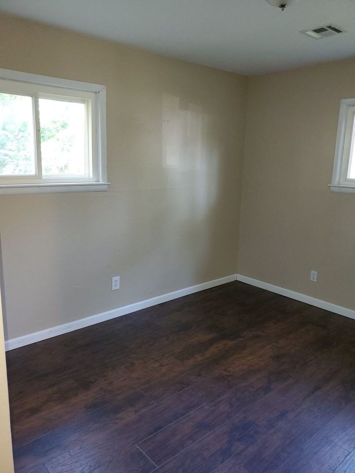 3326 S Millwood Ave - Photo 2 of 19
