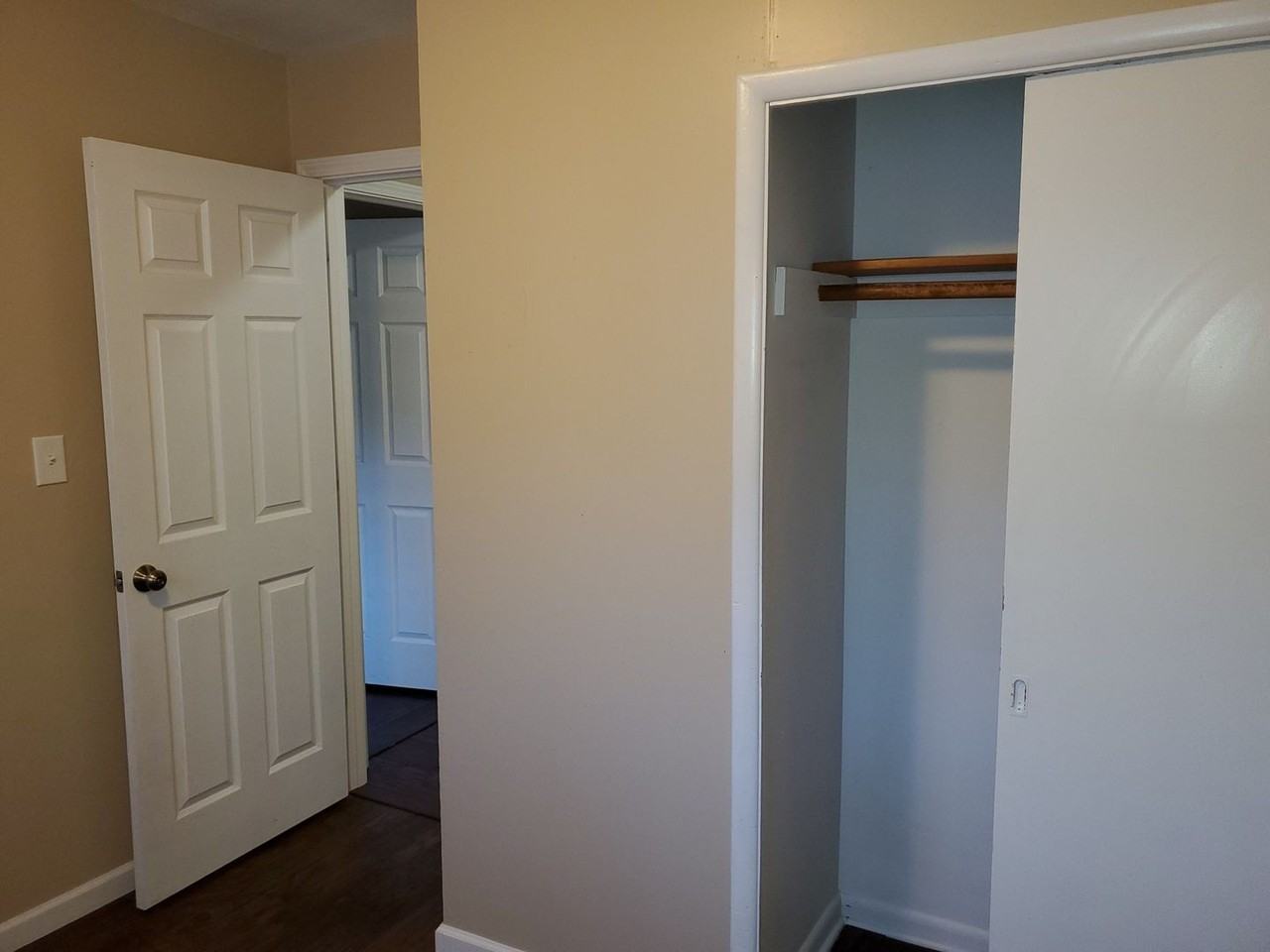 3326 S Millwood Ave - Photo 5 of 19