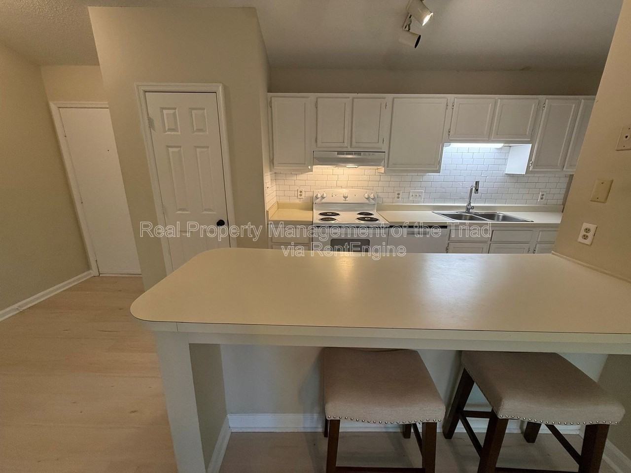 3117 Darden Rd #M - Photo 5 of 14