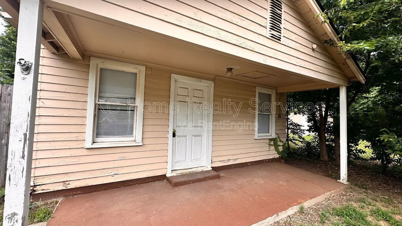 2533 1/2 Nw 39th Ter - Photo 2 of 11