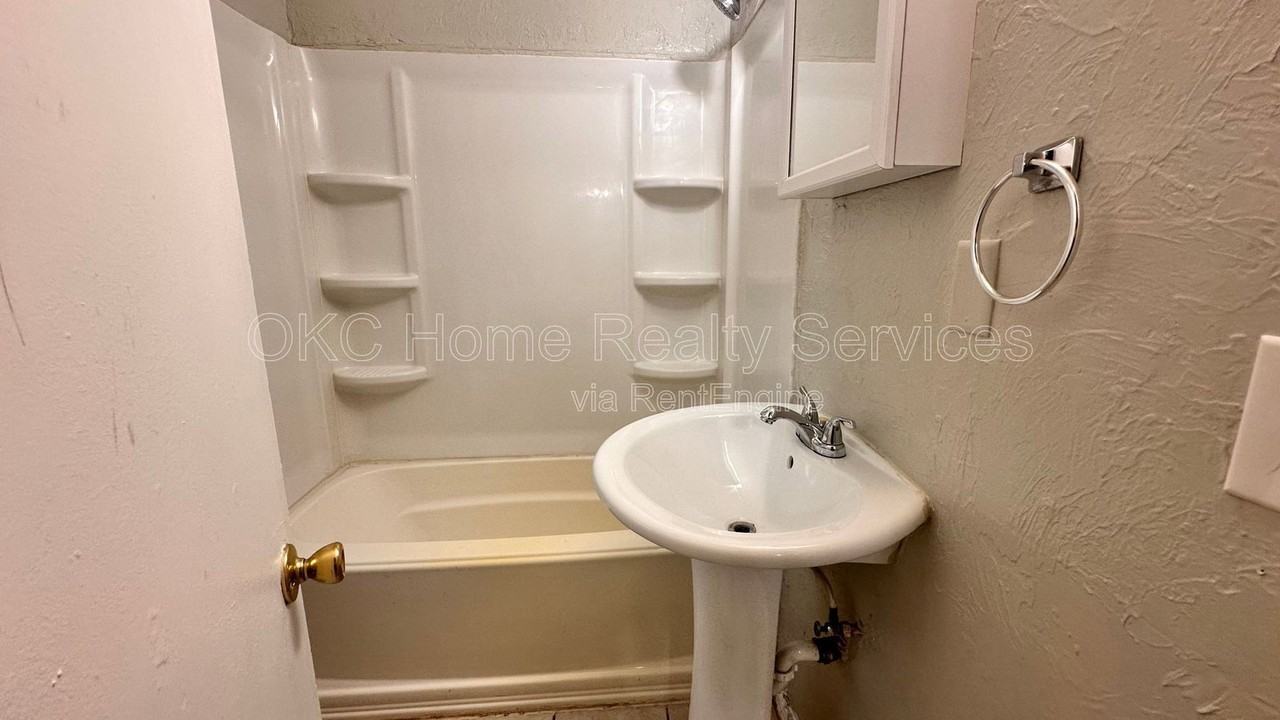2533 1/2 Nw 39th Ter - Photo 7 of 11