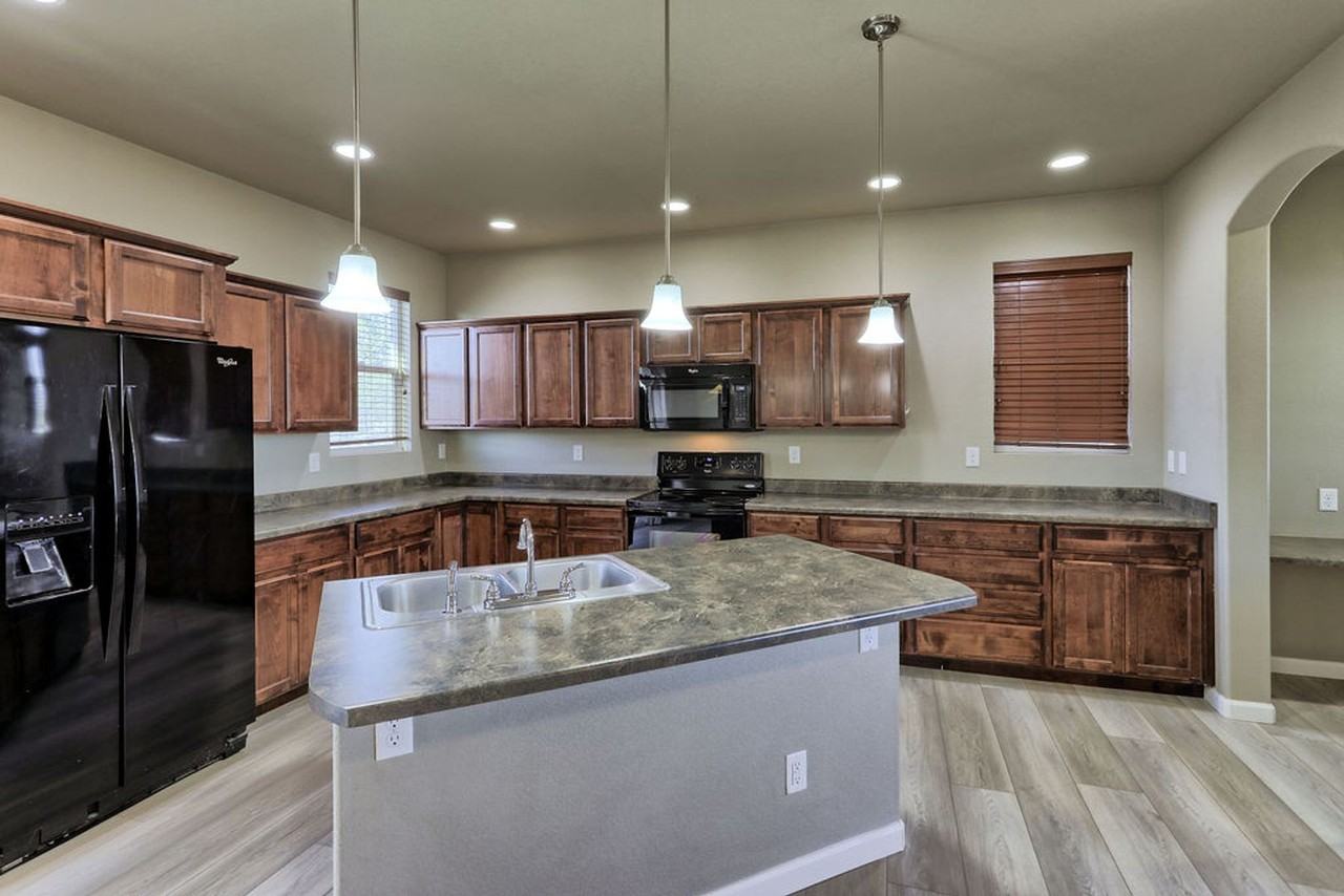 440 Cholla Dr - Photo 6 of 34