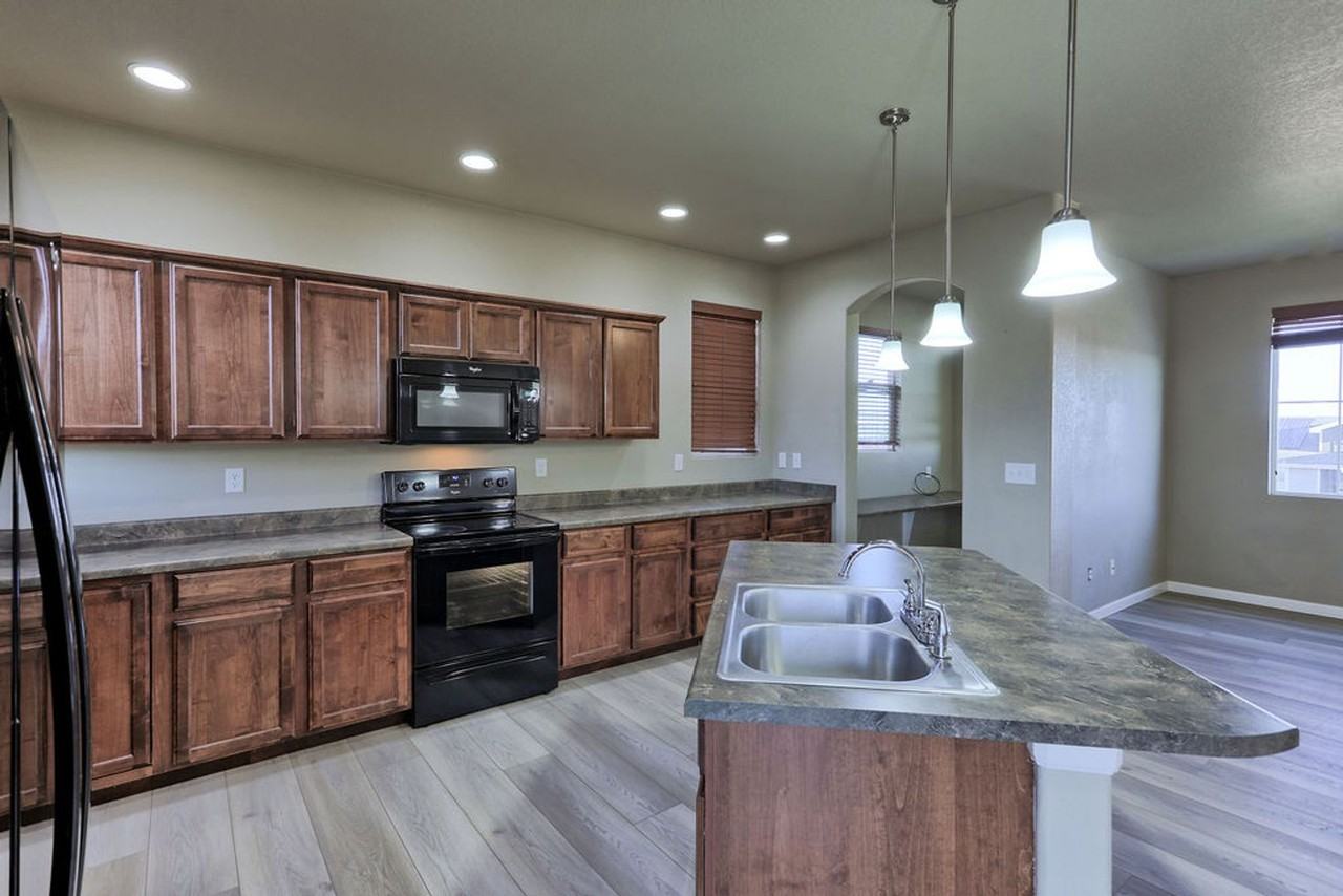 440 Cholla Dr - Photo 7 of 34
