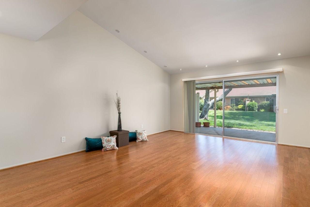 28146 Village 28 - Photo 2 of 19