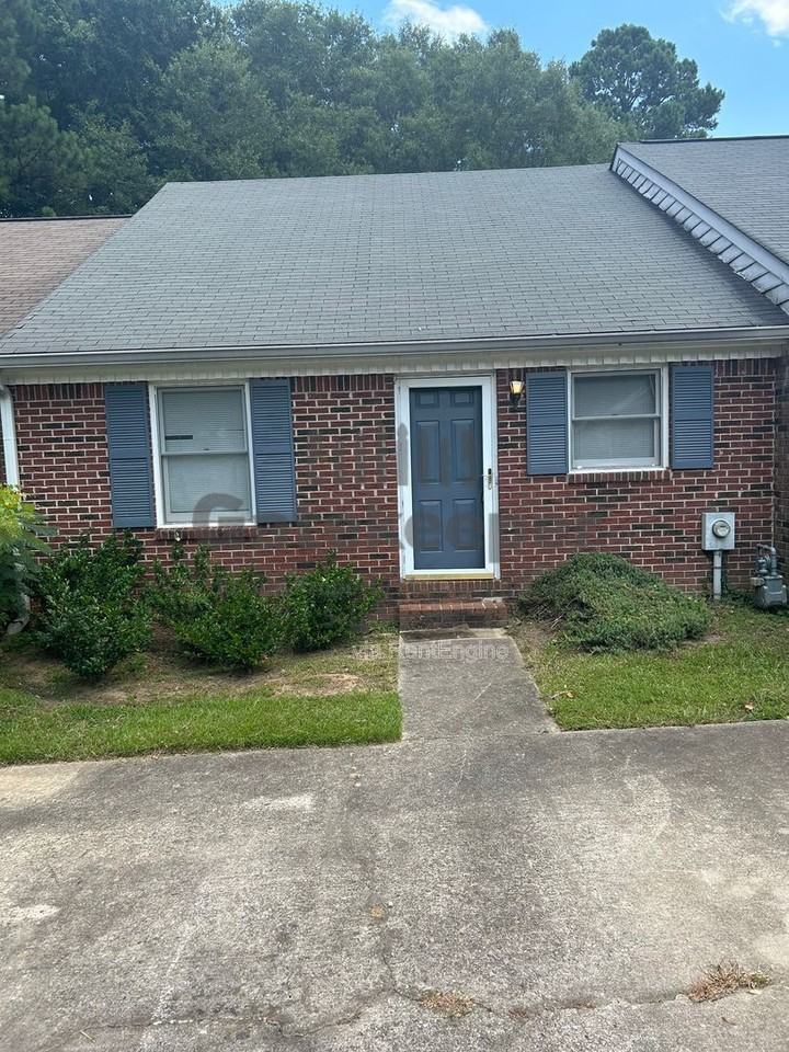 505 Williamsburg Way - Photo 2 of 8