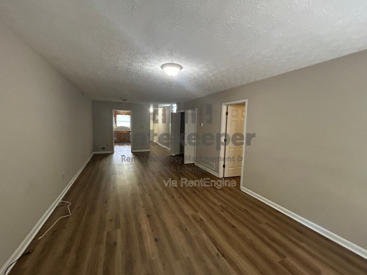 505 Williamsburg Way - Photo 4 of 8