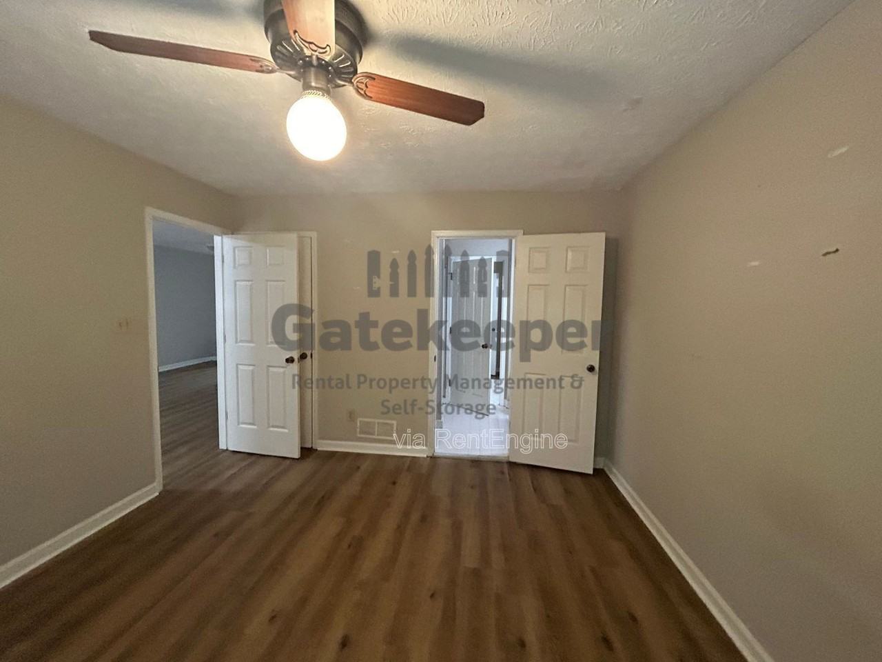 505 Williamsburg Way - Photo 6 of 8