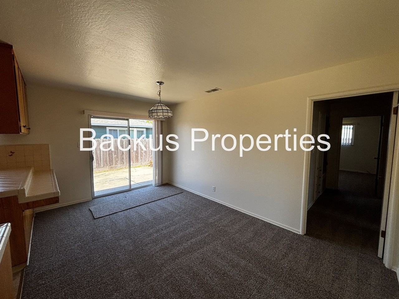 790 Fairfax Dr - Photo 7 of 26