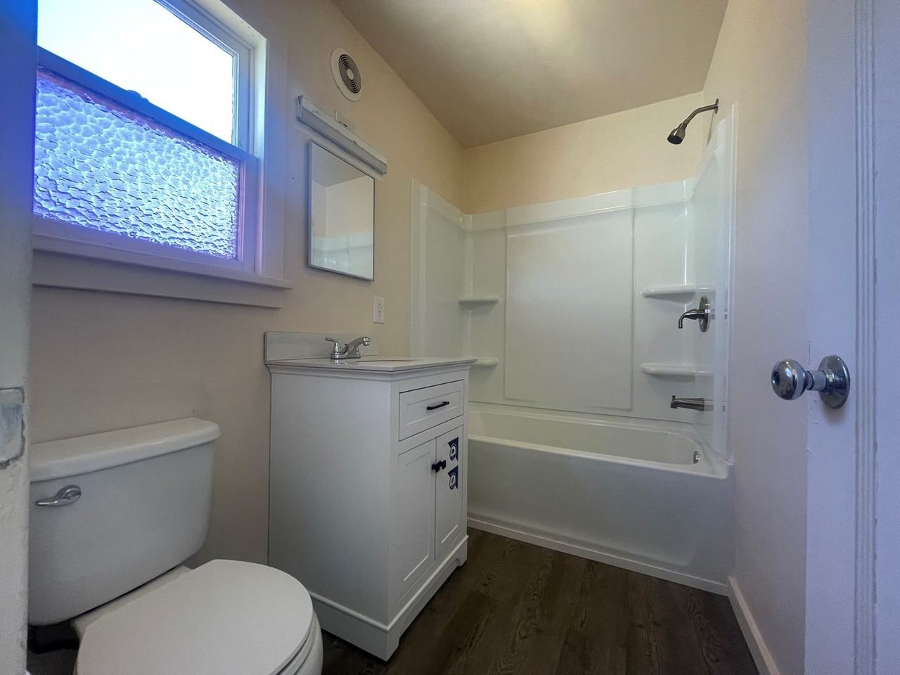 1229 Maple St - Photo 6 of 10