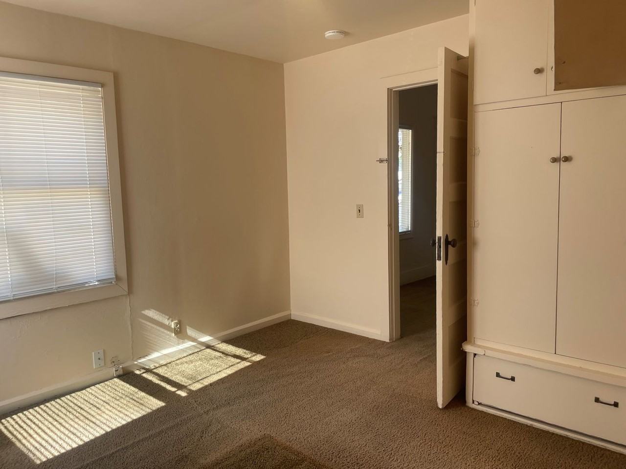 1229 Maple St - Photo 7 of 10