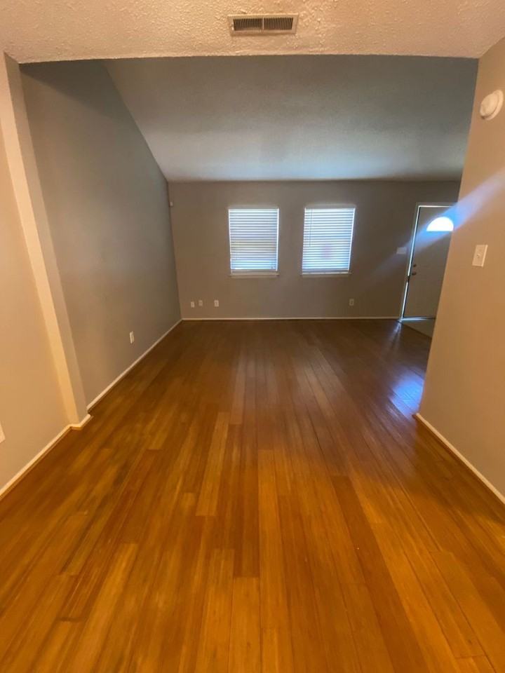 1324 Sierra Dr - Photo 6 of 17
