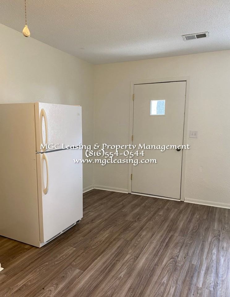 303 Se Grand Ave #8 - Photo 4 of 13