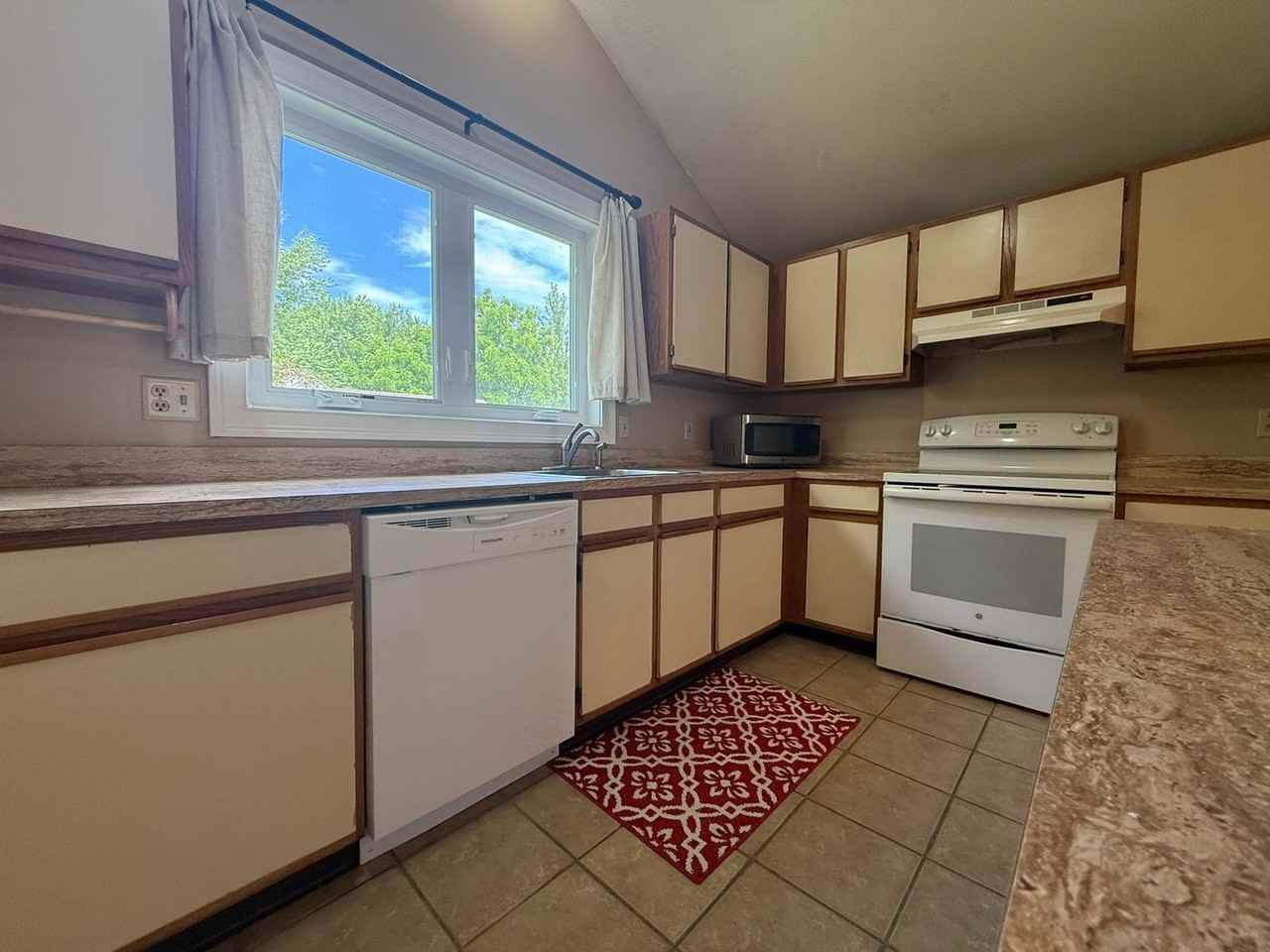 44 Salem Pl - Photo 4 of 17