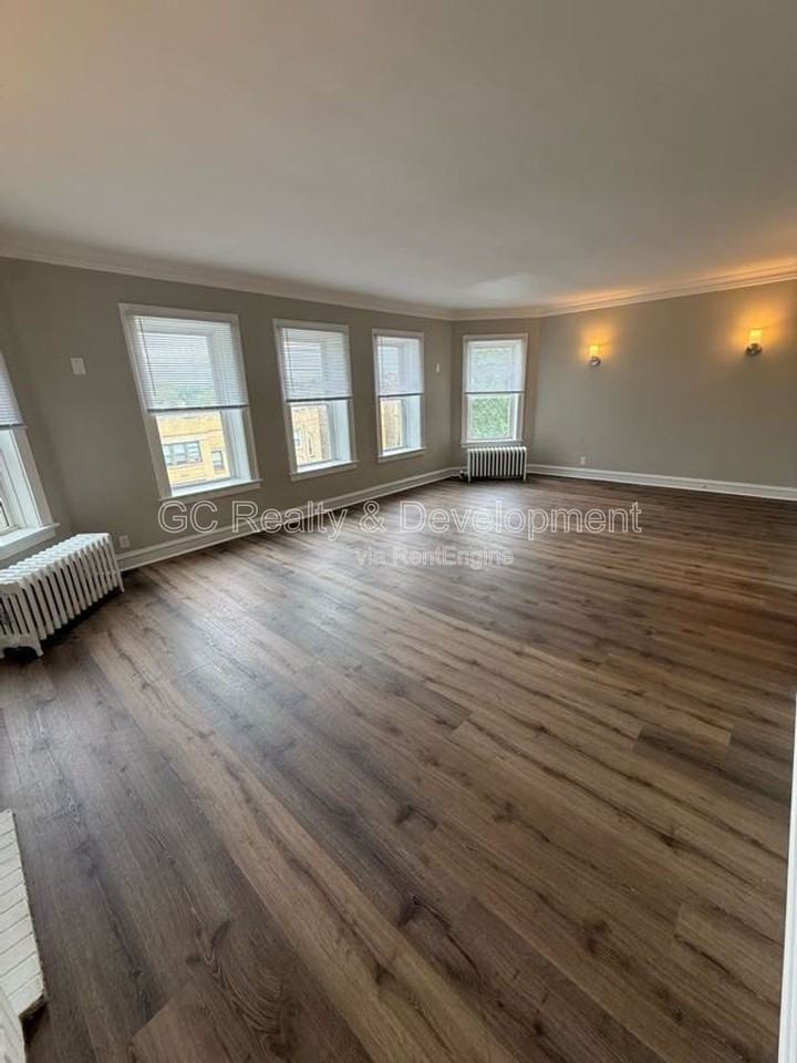 5730 N Christiana Ave #3 - Photo 3 of 12