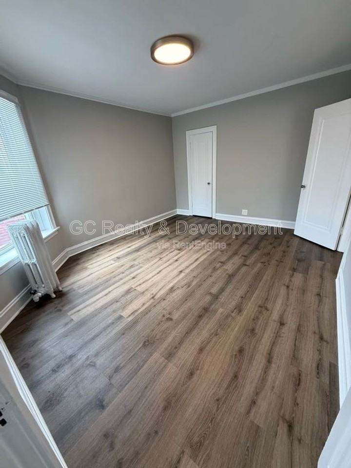 5730 N Christiana Ave #3 - Photo 4 of 12