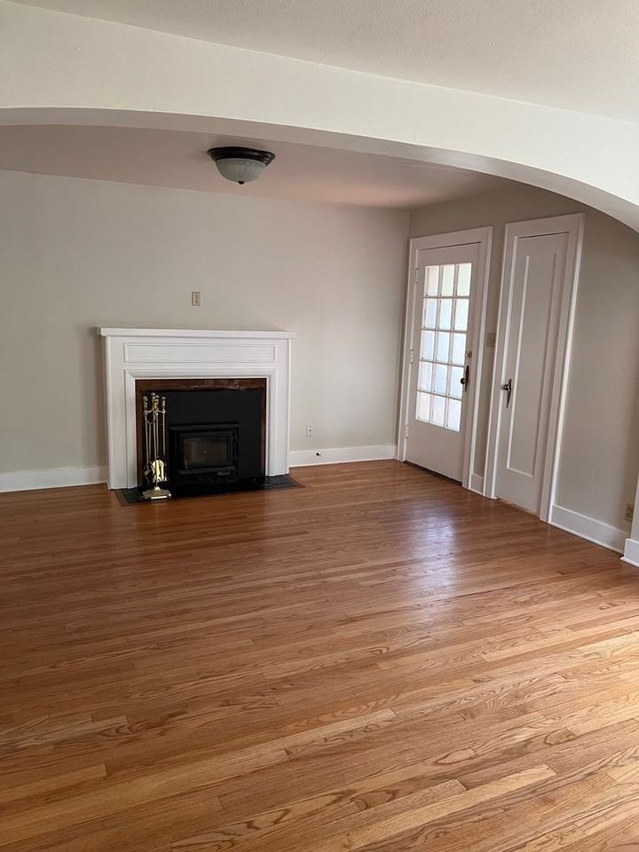 1455 Nw Harrison Blvd - Photo 2 of 35