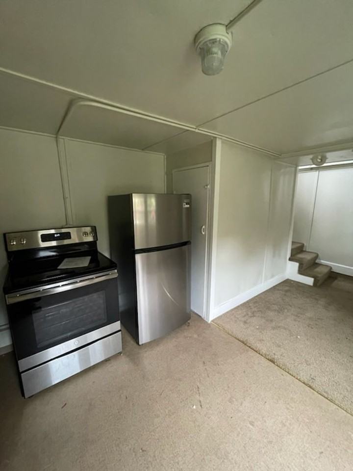 1455 Nw Harrison Blvd - Photo 7 of 35