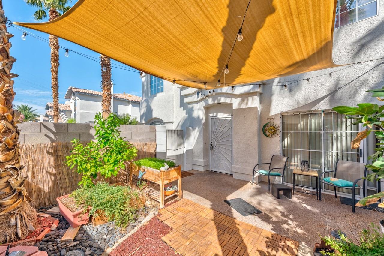 8217 Diamond Star Ct - Photo 3 of 17