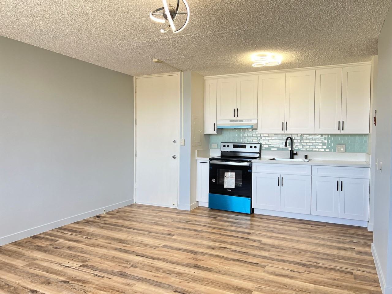 909 Ala Nanala St #701 - Photo 4 of 16