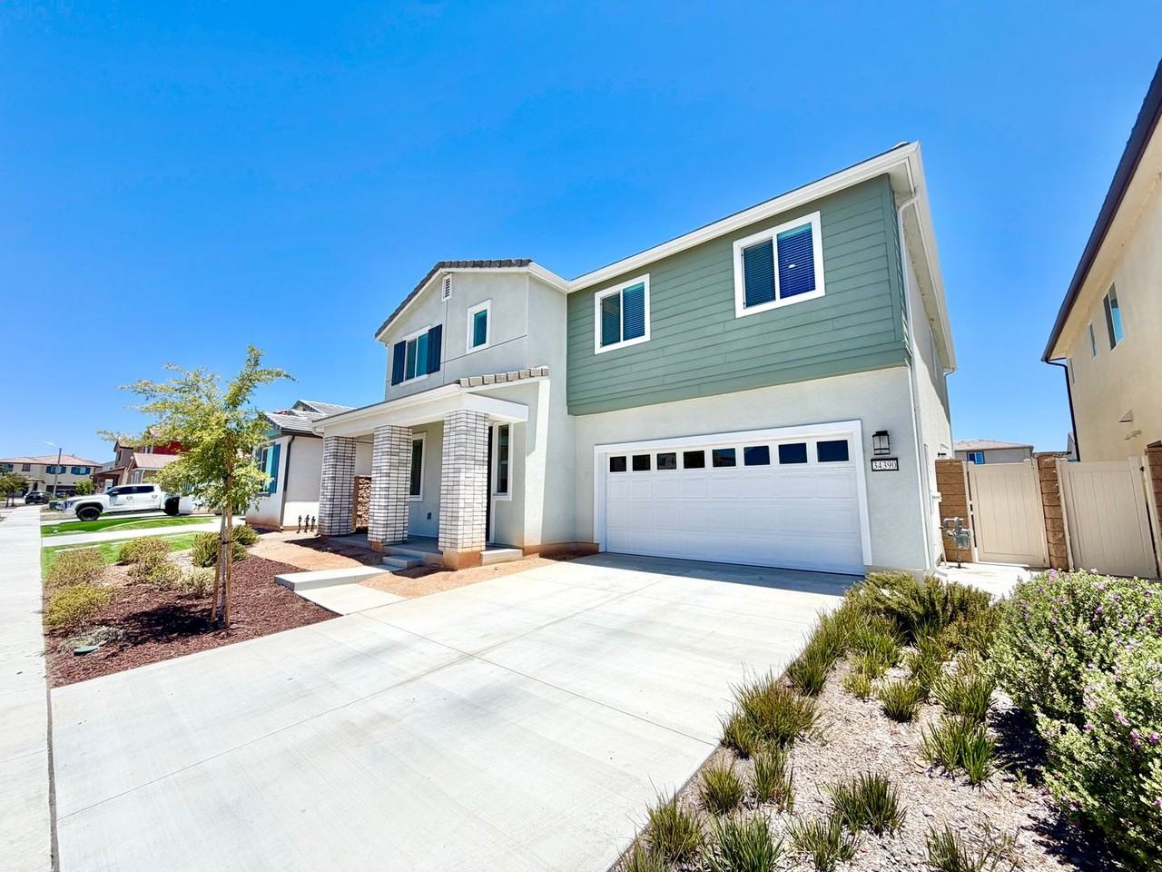 34390 Coconut Cir - Photo 2 of 47