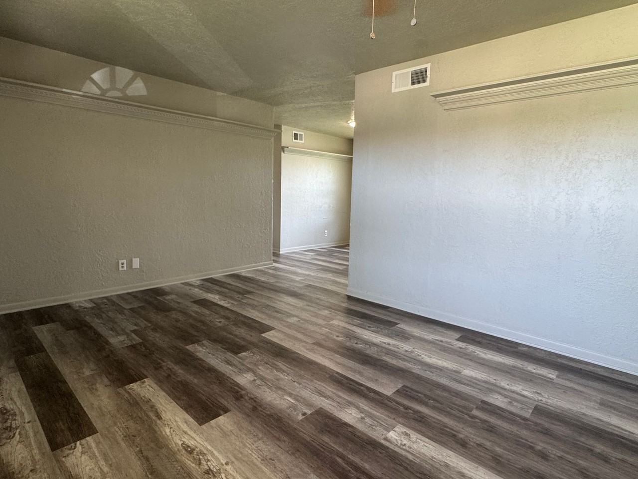 3818 Nw Lake Ave - Photo 3 of 13