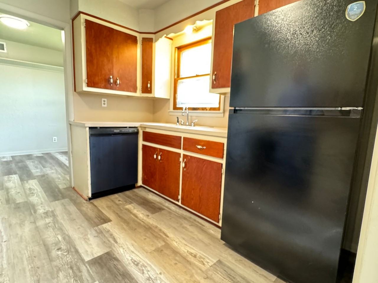 3818 Nw Lake Ave - Photo 6 of 13