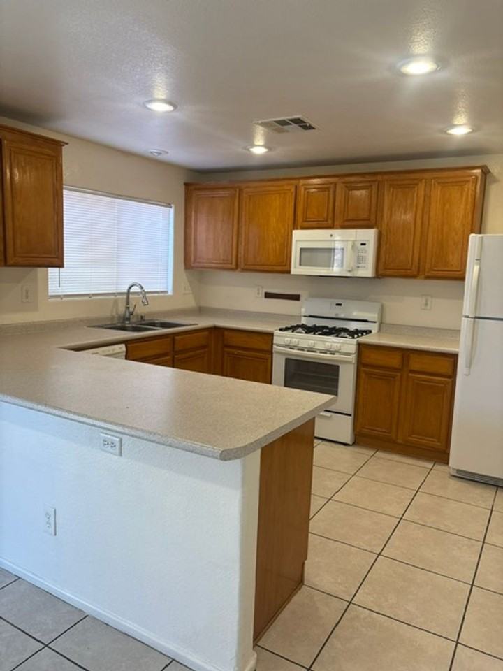 11687 Rossovino St - Photo 3 of 23