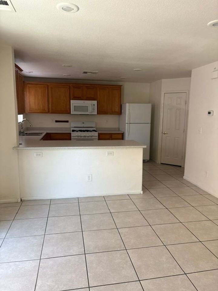 11687 Rossovino St - Photo 4 of 23