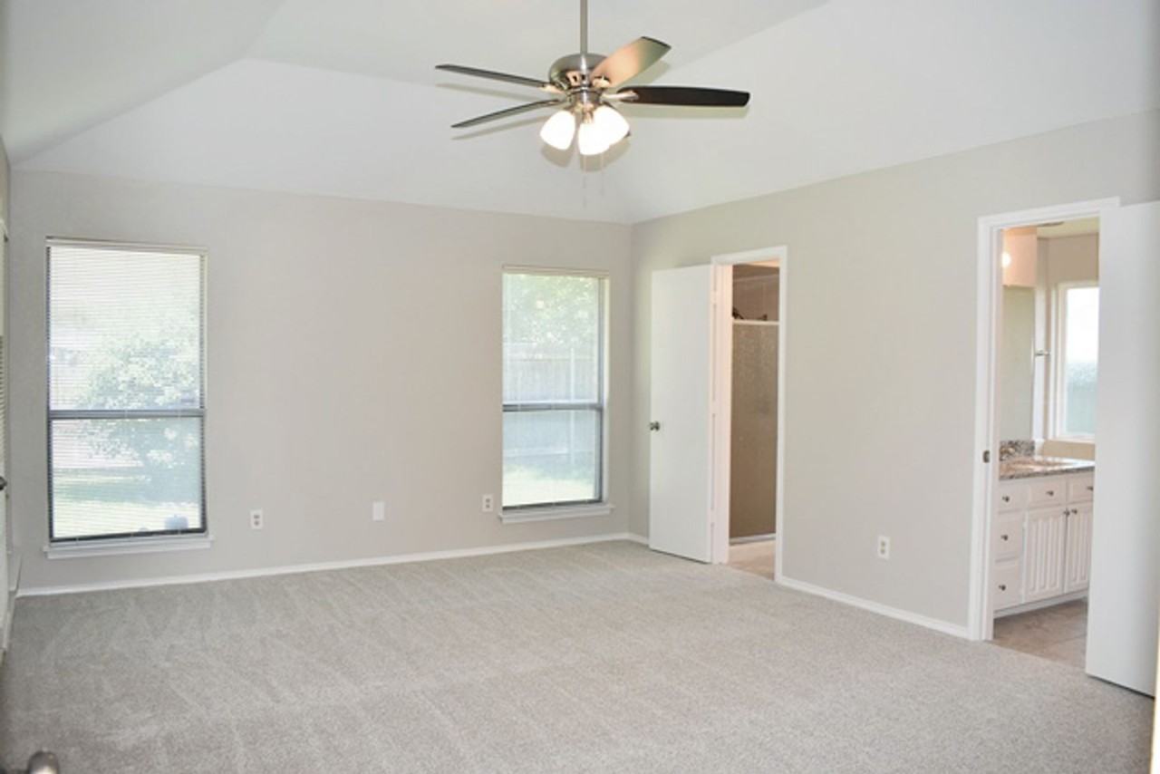 3104 Green Country Ct - Photo 4 of 20