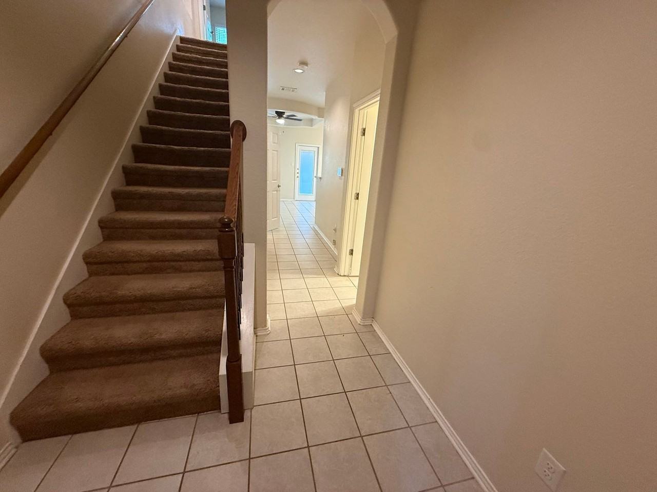 1427 Denver Blvd - Photo 2 of 23