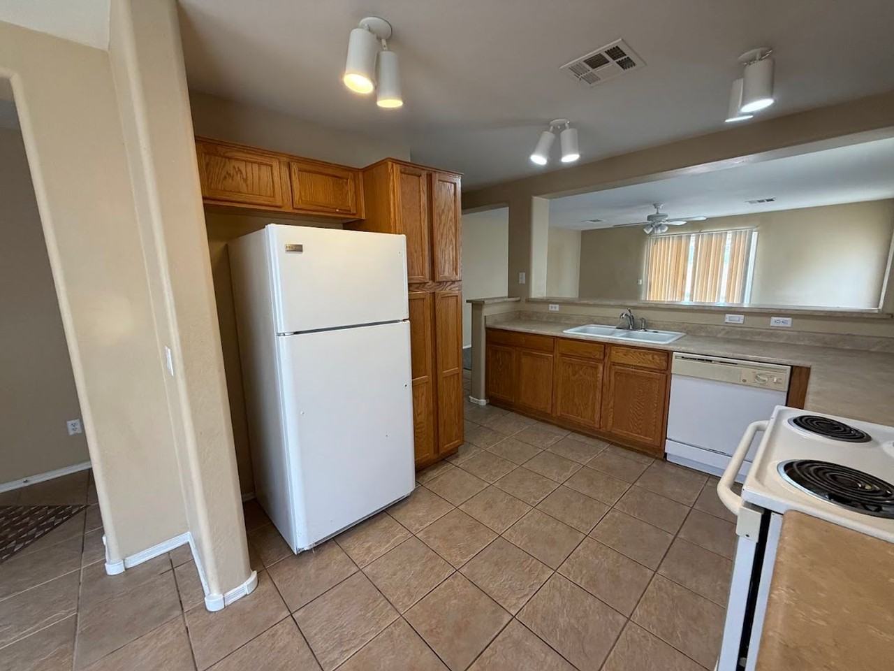 22651 W Pima St - Photo 6 of 21