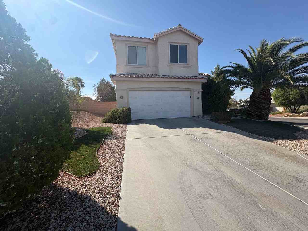 2760 Saigon Dr - Photo 2 of 2