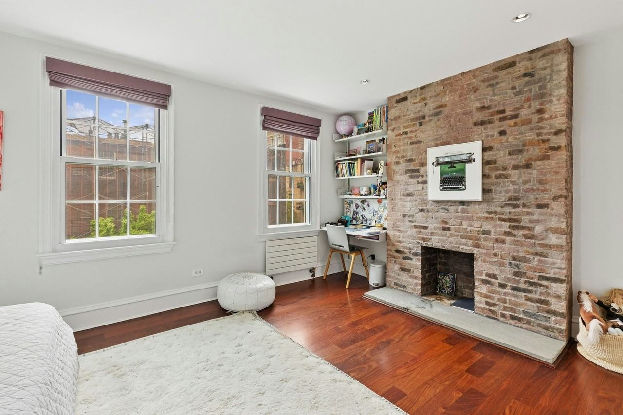 277 W 12th St - Photo 5 of 21