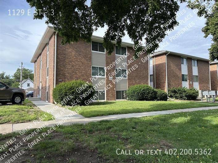 1129 E St #3