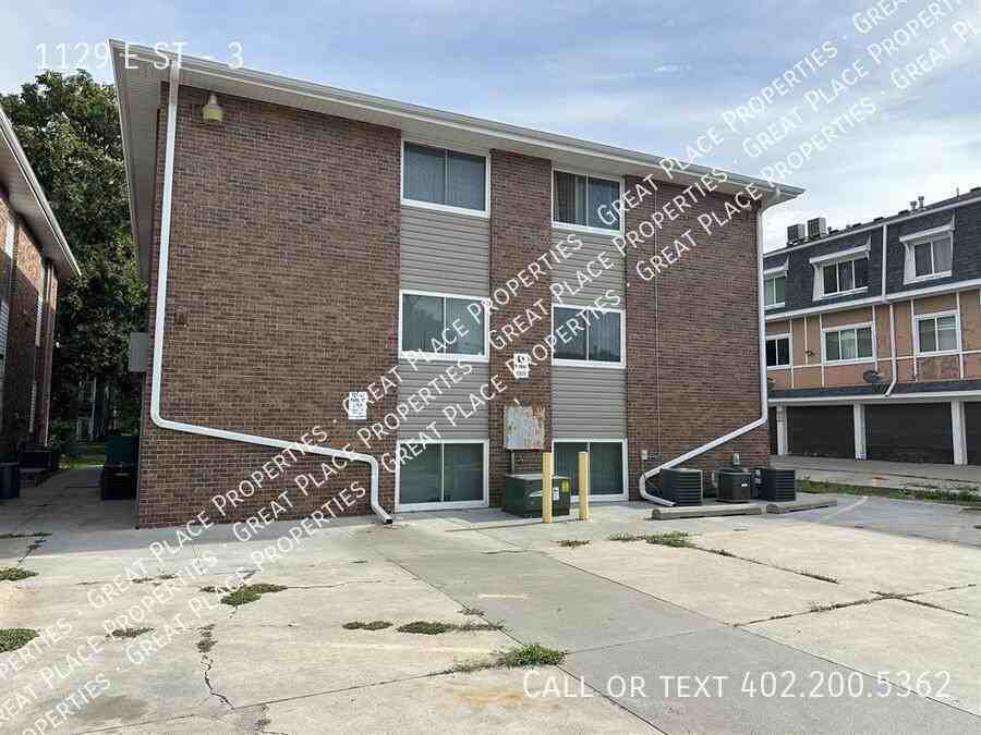 1129 E St #3 - Photo 6 of 26