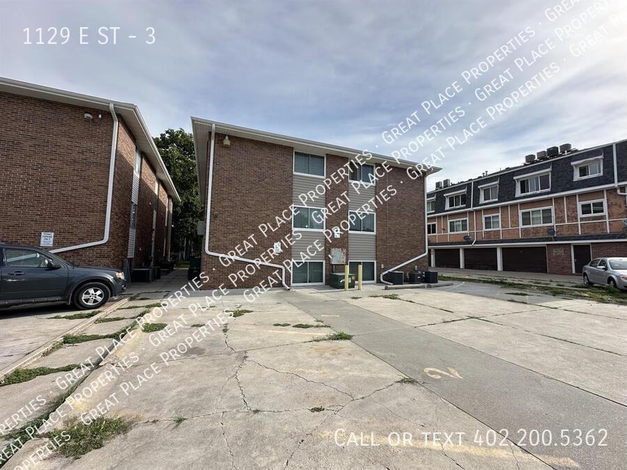 1129 E St #3 - Photo 7 of 26