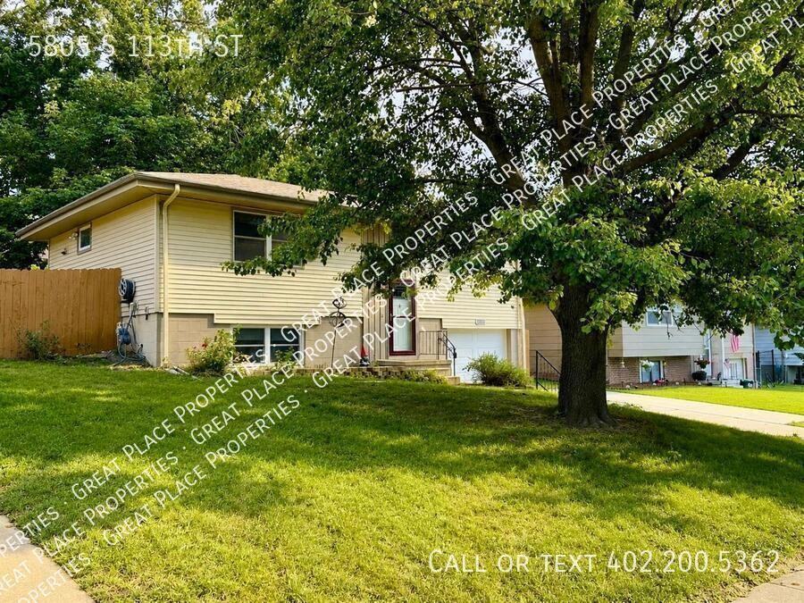 5805 S 113th St - Photo 2 of 29