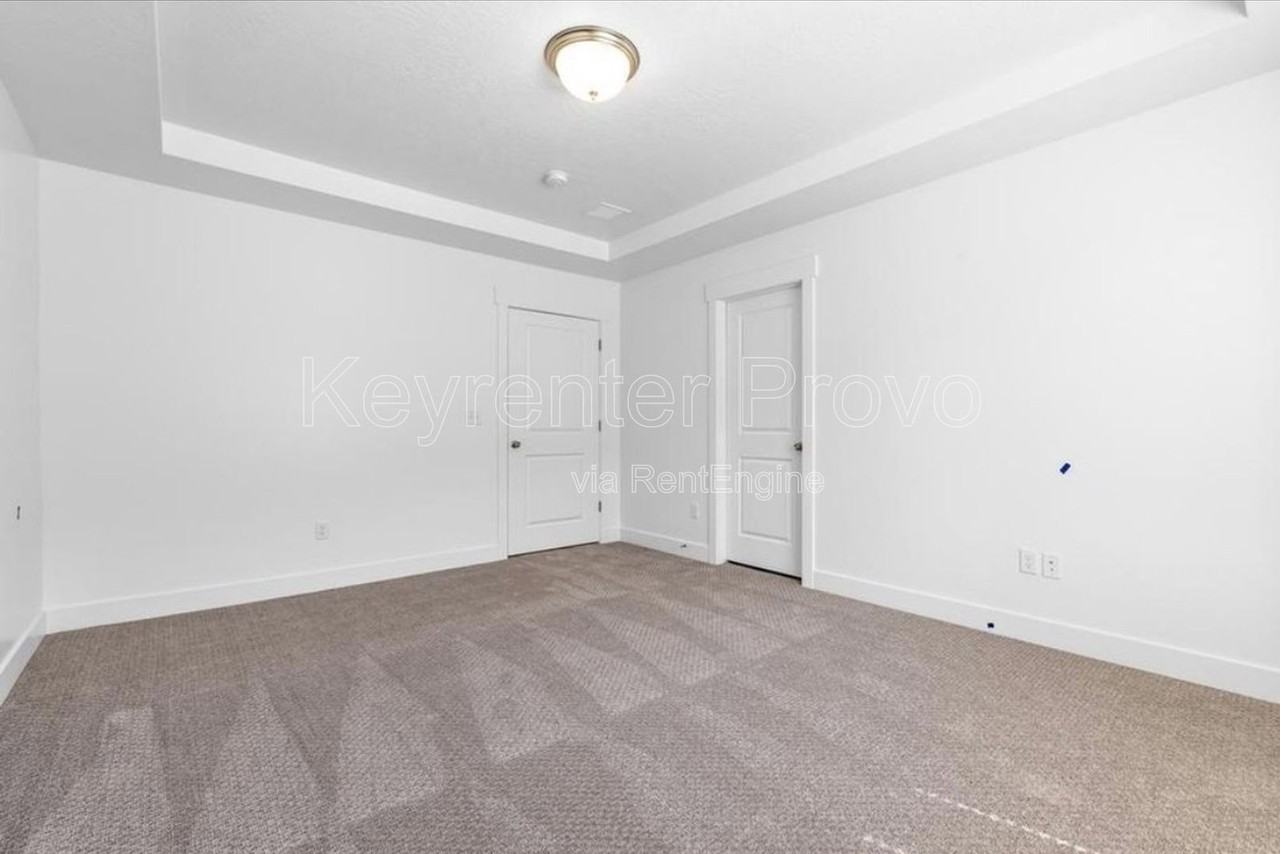 909 N 1300 E - Photo 2 of 14