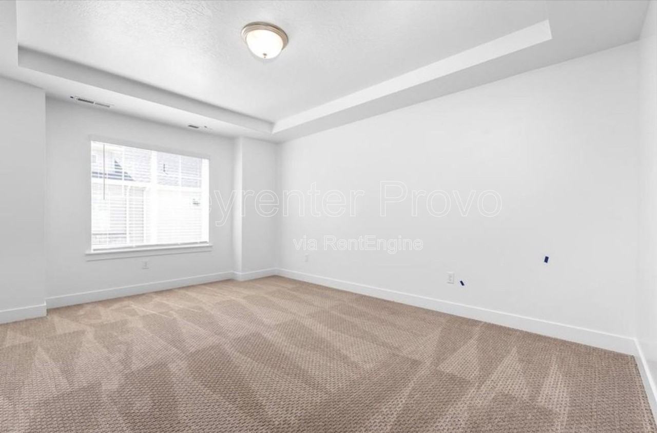 909 N 1300 E - Photo 3 of 14