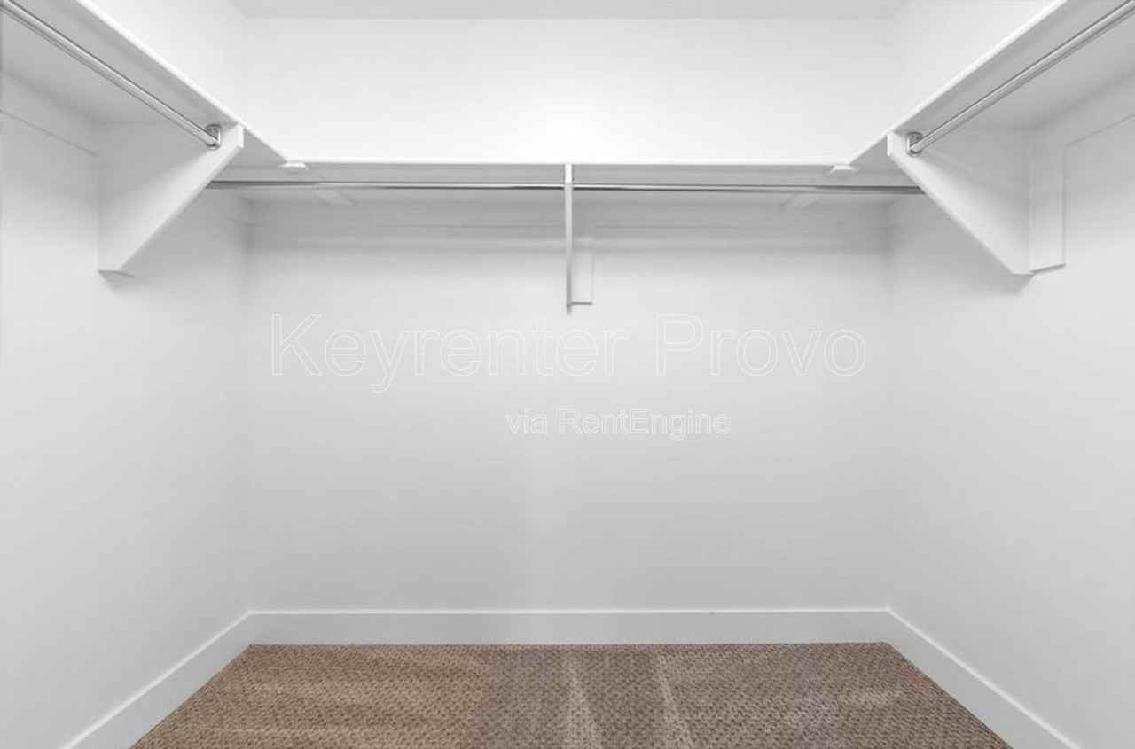 909 N 1300 E - Photo 4 of 14
